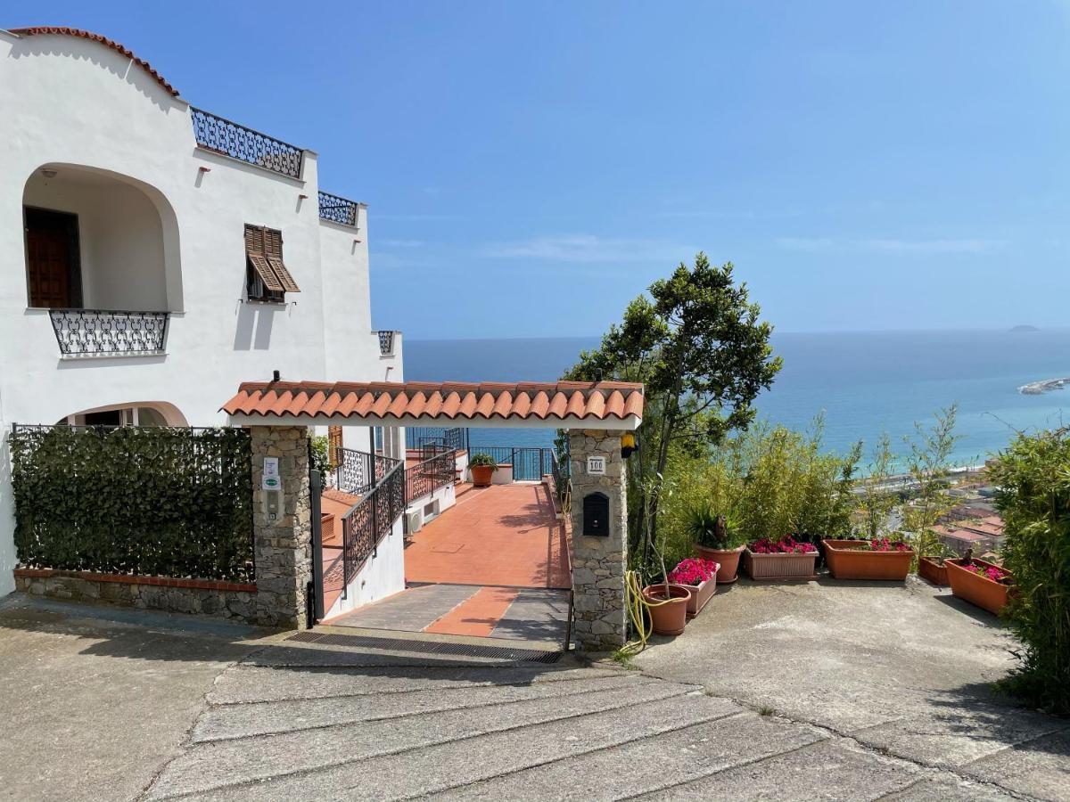 Sotto Le Stelle ...Il Mare Hotell Pietra Ligure Eksteriør bilde