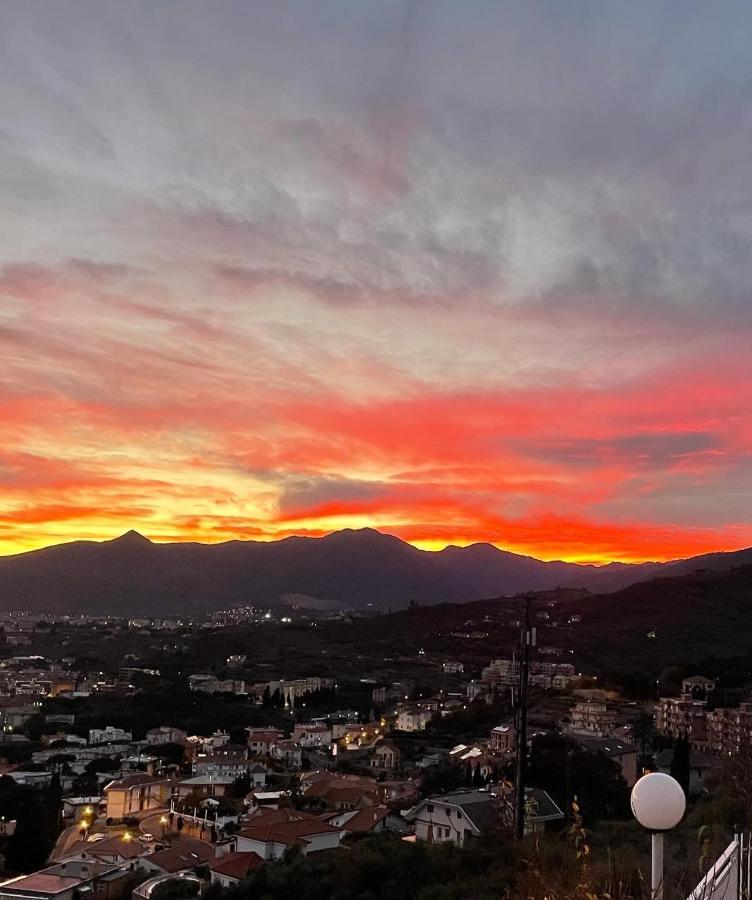 Sotto Le Stelle ...Il Mare Hotell Pietra Ligure Eksteriør bilde